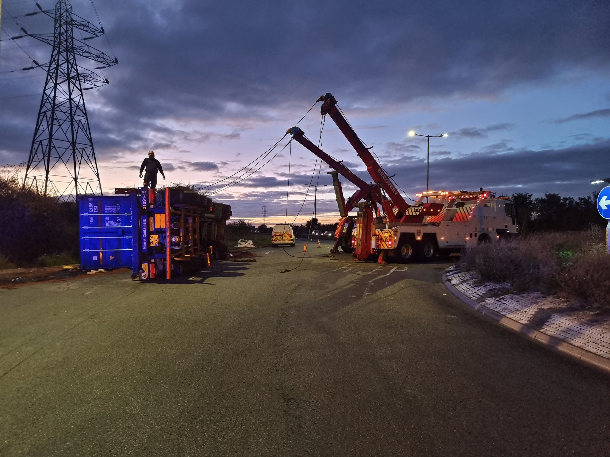 D&G Assist heavy-duty winching and air cushion recovery