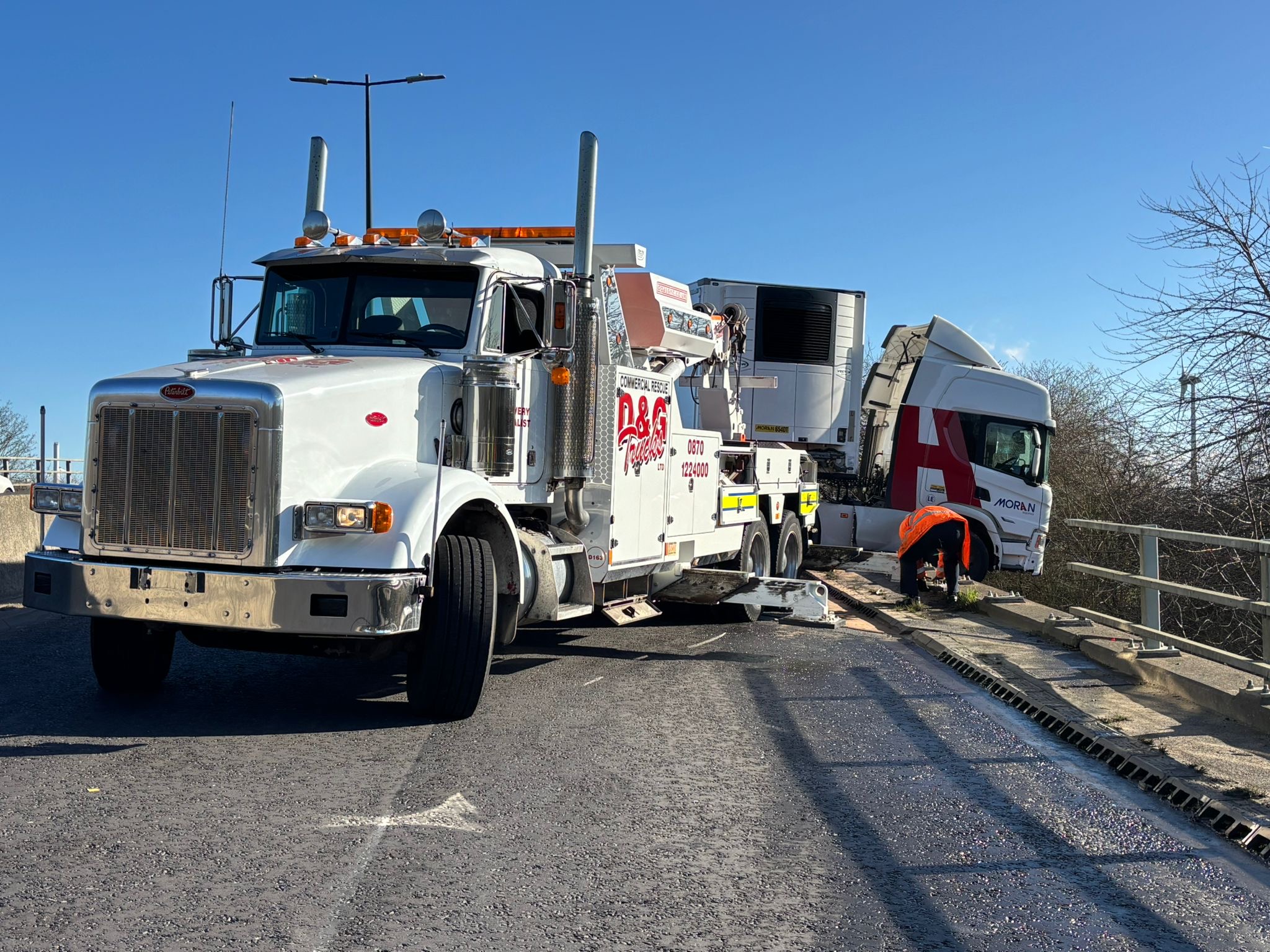 D&G Assist rotator recovery truck